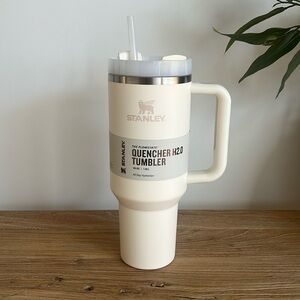 NWT Stanley 40oz Quencher H2.0 Tumbler | Cream 2.0